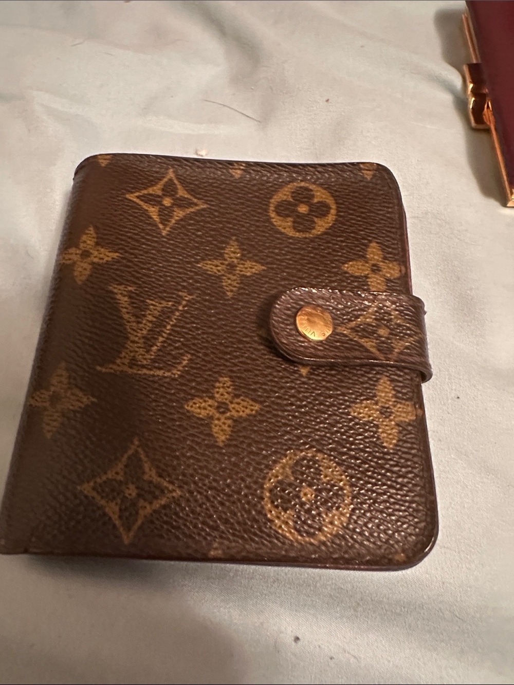 Louis Vuitton Monogram Snap Agenda Cover in Brown/Gold
